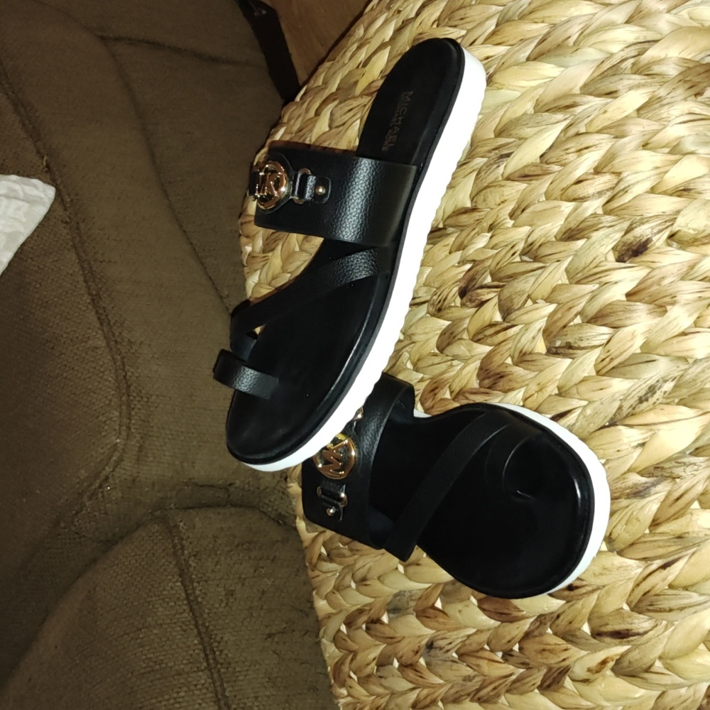MK sandels